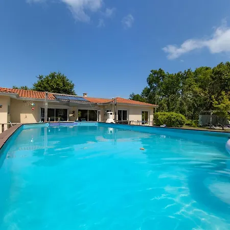 Familiale Sur 3000m2 Avec Piscine