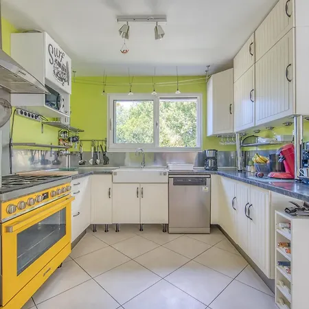 Familiale Sur 3000m2 Avec Piscine *