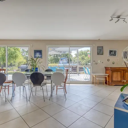 Familiale Sur 3000m2 Avec Piscine Biscarrosse