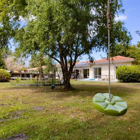 Familiale Sur 3000m2 Avec Piscine Villa