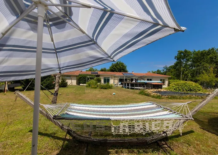 Familiale Sur 3000m2 Avec Piscine
