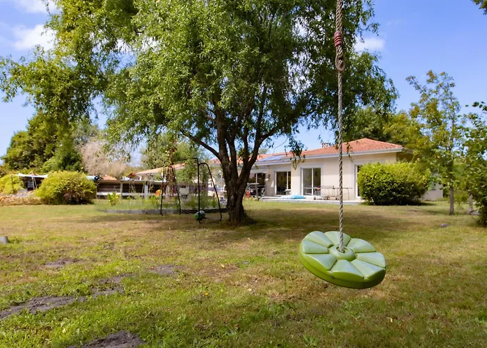 Familiale Sur 3000m2 Avec Piscine Villa *