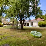 Familiale Sur 3000m2 Avec Piscine Villa