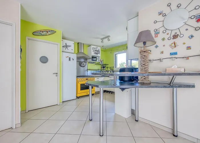 Villa Familiale Sur 3000m2 Avec Piscine