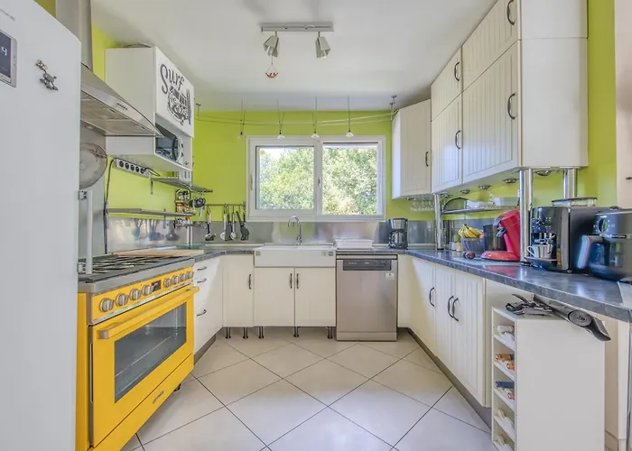 Familiale Sur 3000m2 Avec Piscine *